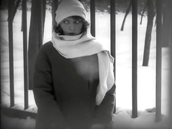 La Jeune Fille au carton à chapeau, Boris Barnet&nbsp;(1927)